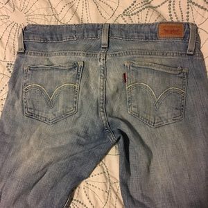 Size 3 Levi’s skinny jeans lightwash